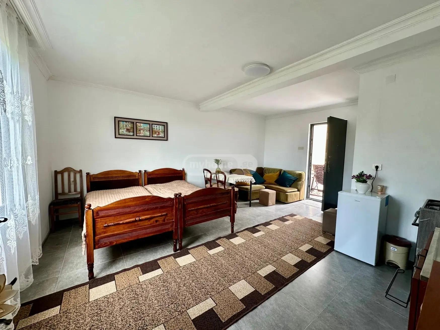 1-Room House For Rent In Batumi, Jincharadze St, 123 view 3