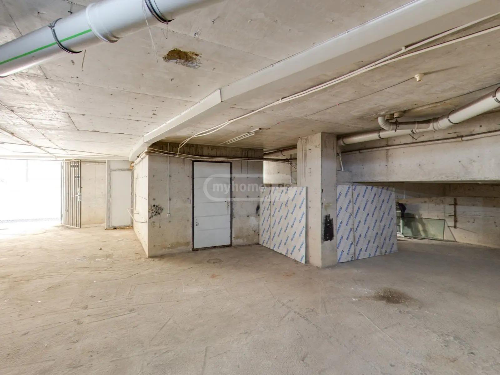 Commercial Property For Rent: 200 M² In Batumi, Alexander Griboedov St – $500 view 1