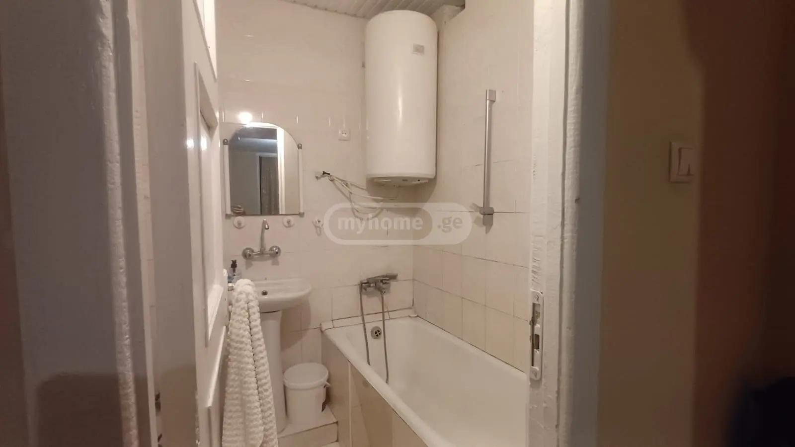 2-Room Apartment For Daily Rent In Batumi, Tamar Mepe Ave, 48, 44 M² — 100 ₾ Per Day view 4