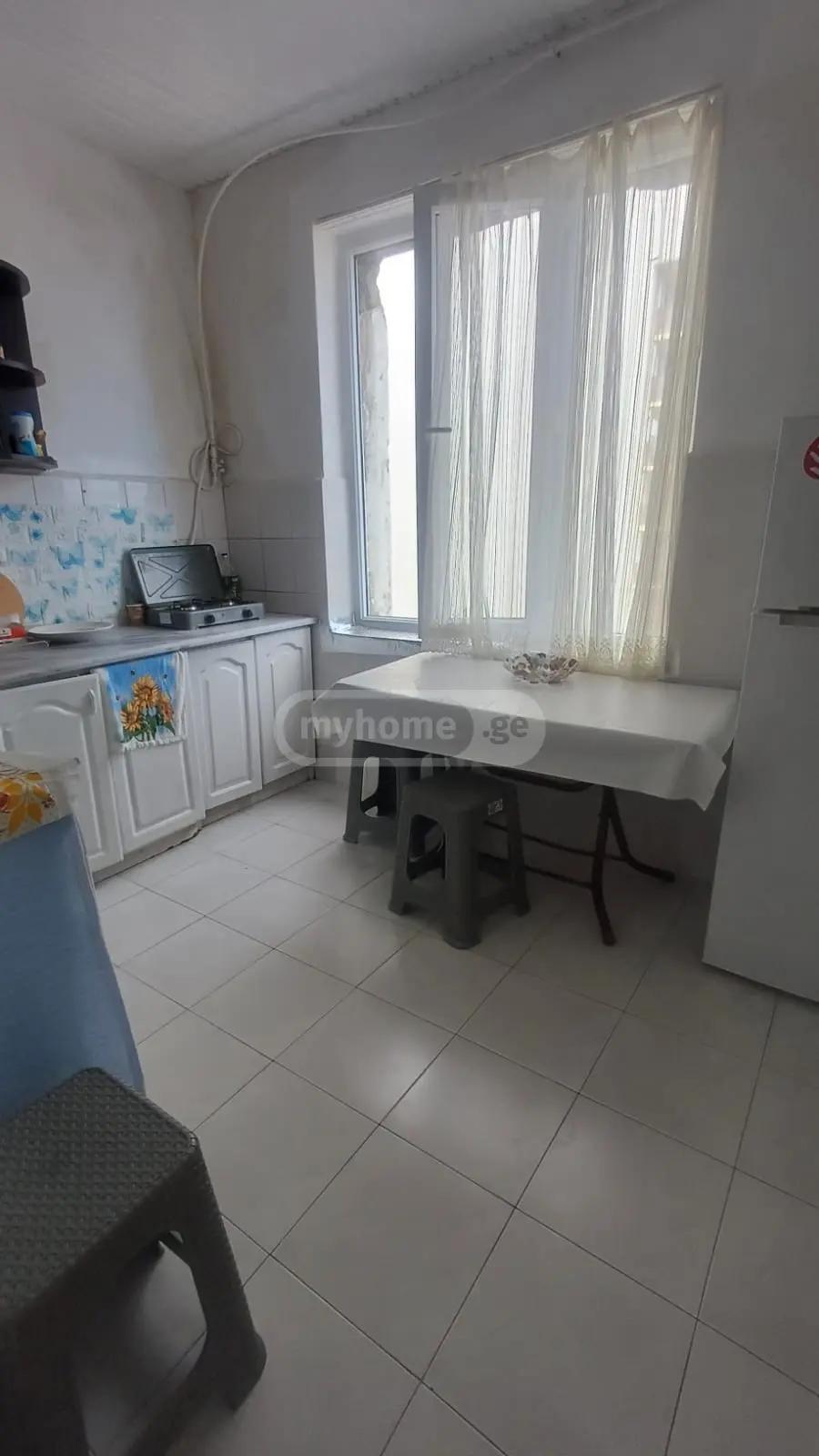 2-Room Apartment For Daily Rent In Batumi, Tamar Mepe Ave, 48, 44 M² — 100 ₾ Per Day view 2