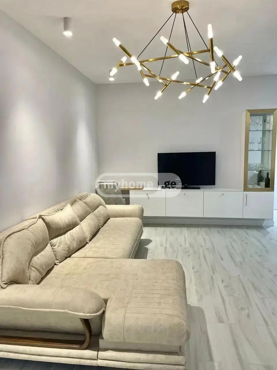 2-Room Apartment For Daily Rent In Batumi, Real Palace, 60 M² — 240 ₾ Per Day view 2