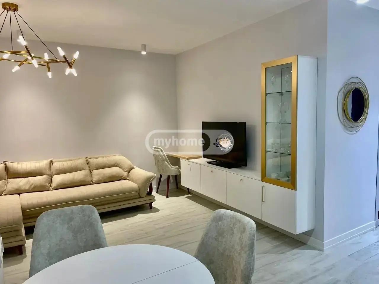 2-Room Apartment For Daily Rent In Batumi, Real Palace, 60 M² — 240 ₾ Per Day view 3