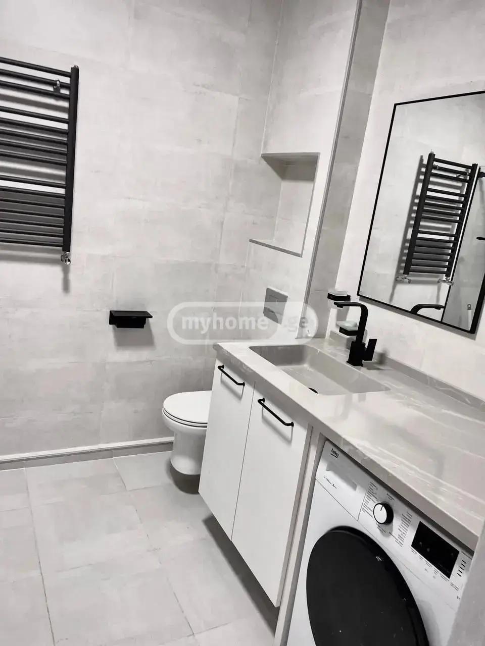 2-Room Apartment For Daily Rent In Batumi, Real Palace, 60 M² — 240 ₾ Per Day view 6