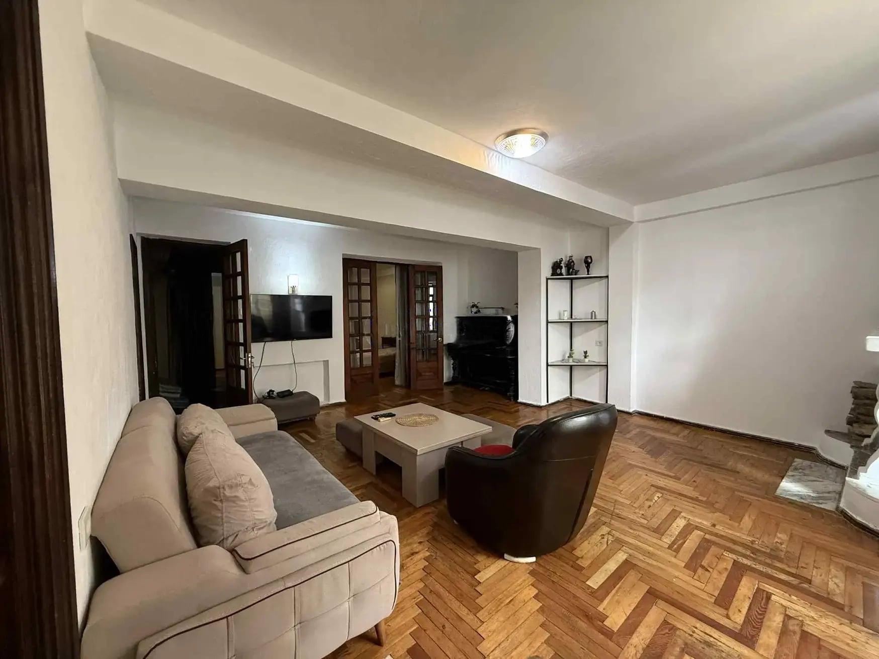 4-Room Apartment For Daily Rent In Batumi, Zurab Gorgiladze St, 121, 108 M² — 200 ₾ Per Day view 1