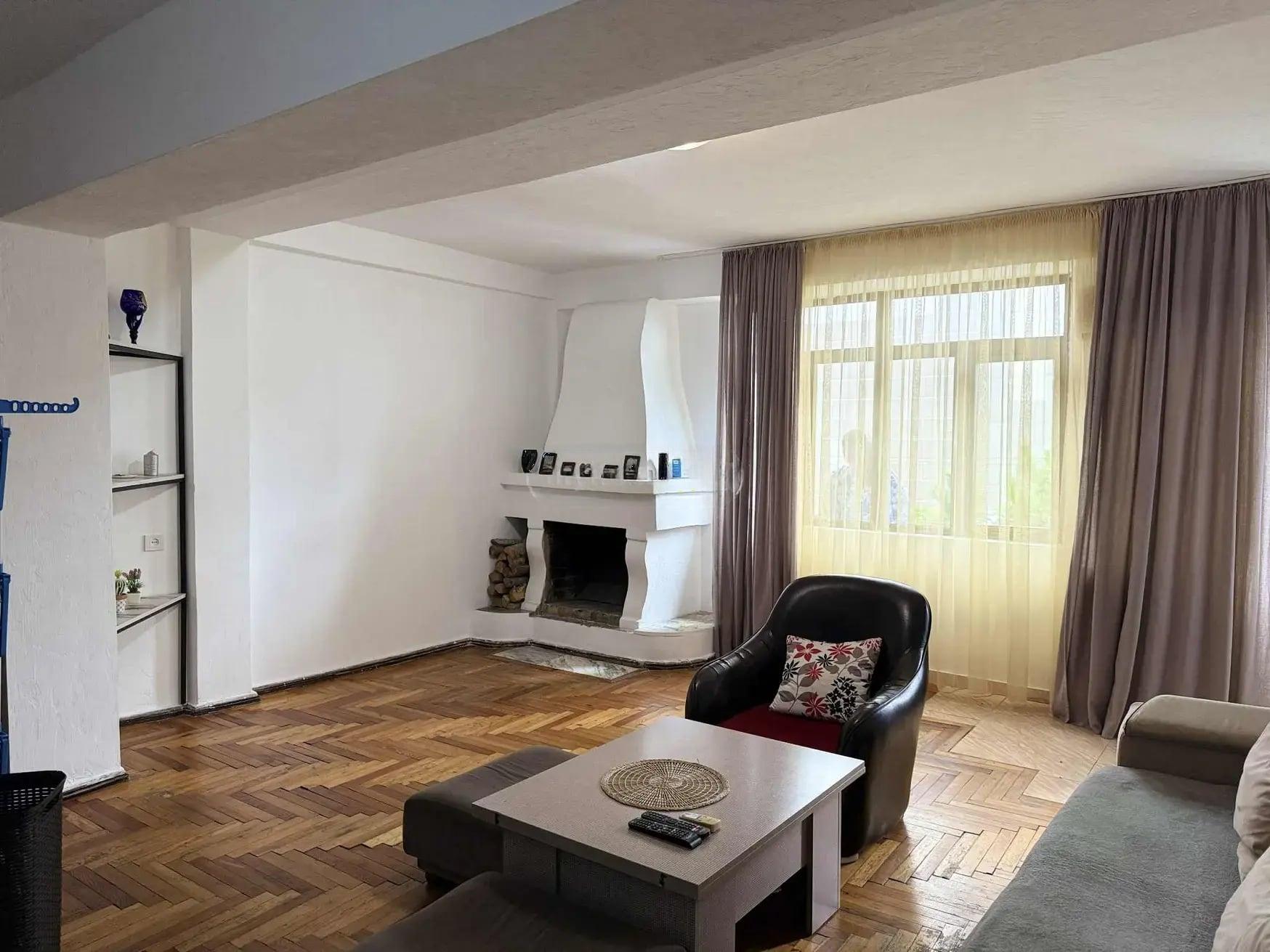 4-Room Apartment For Daily Rent In Batumi, Mega Palace, 108 M² — 250 ₾ Per Day view 1