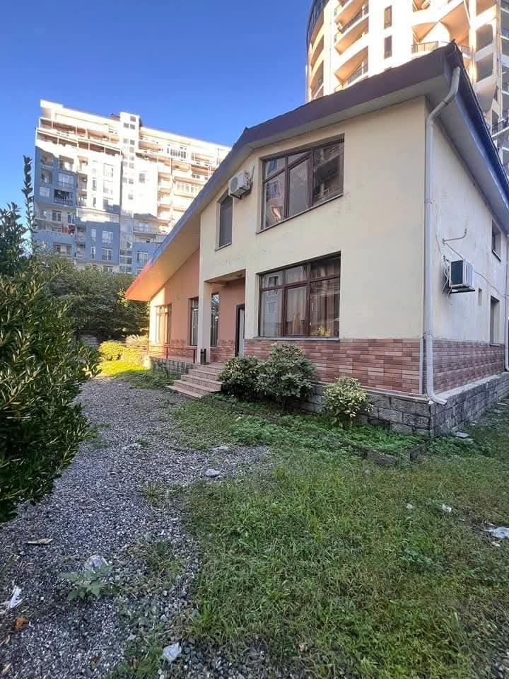 5-Room House For Rent In Batumi, Tamar Mepe Ave view 4