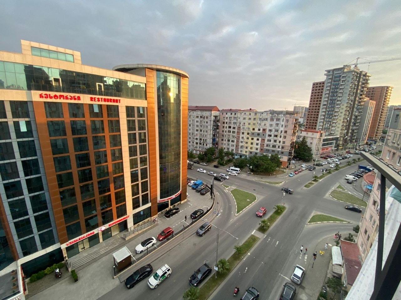 3-Room Apartment For Daily Rent In Batumi, David Aghmashenebeli St, 11, 78 M² — 180 ₾ Per Day view 1