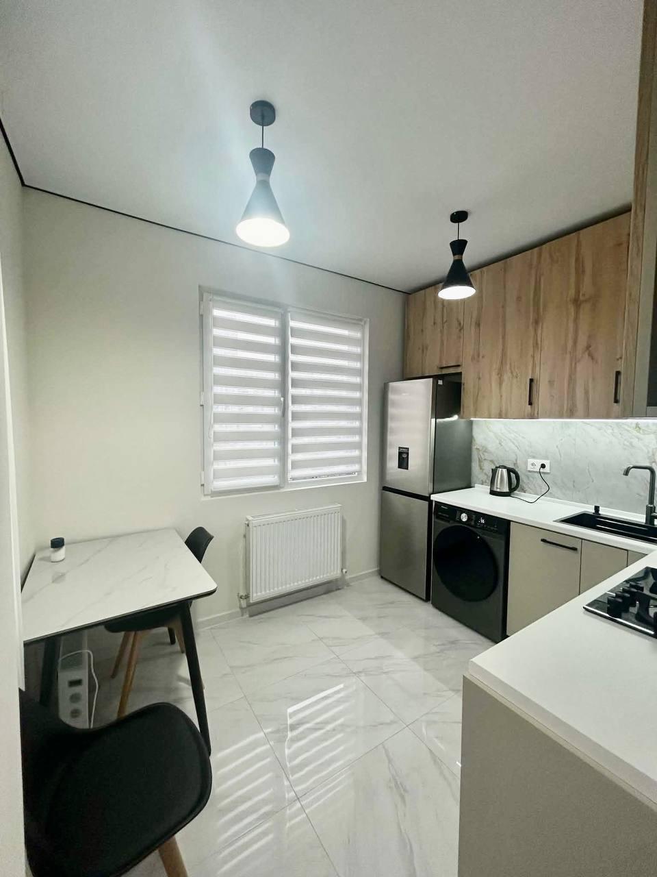 3-Room Apartment For Rent In Batumi, Magi Bagrationi view 2