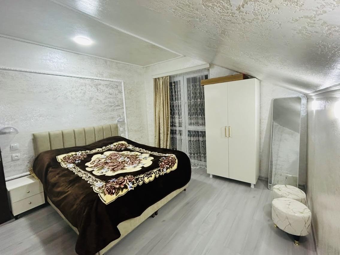 3-Room House For Rent In Batumi, Mamia Varshanidze St, 1 view 4