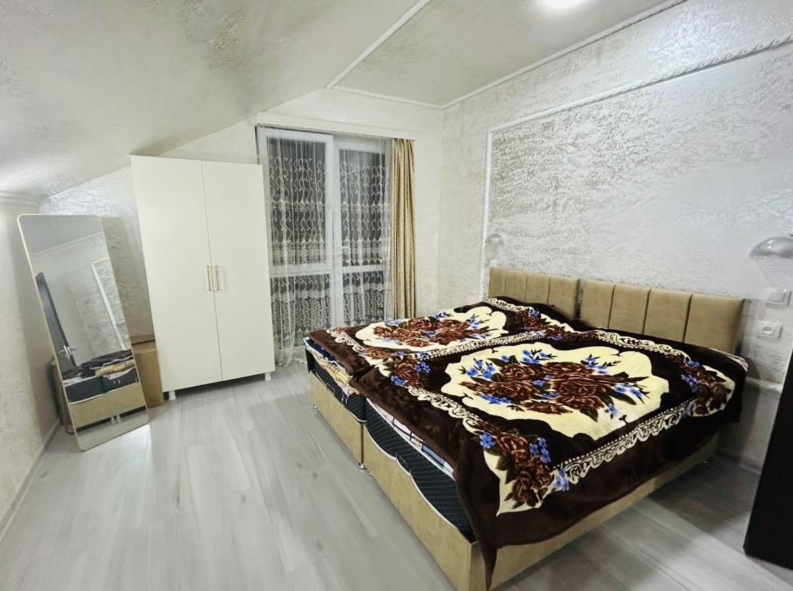 3-Room House For Rent In Batumi, Mamia Varshanidze St, 1 view 3