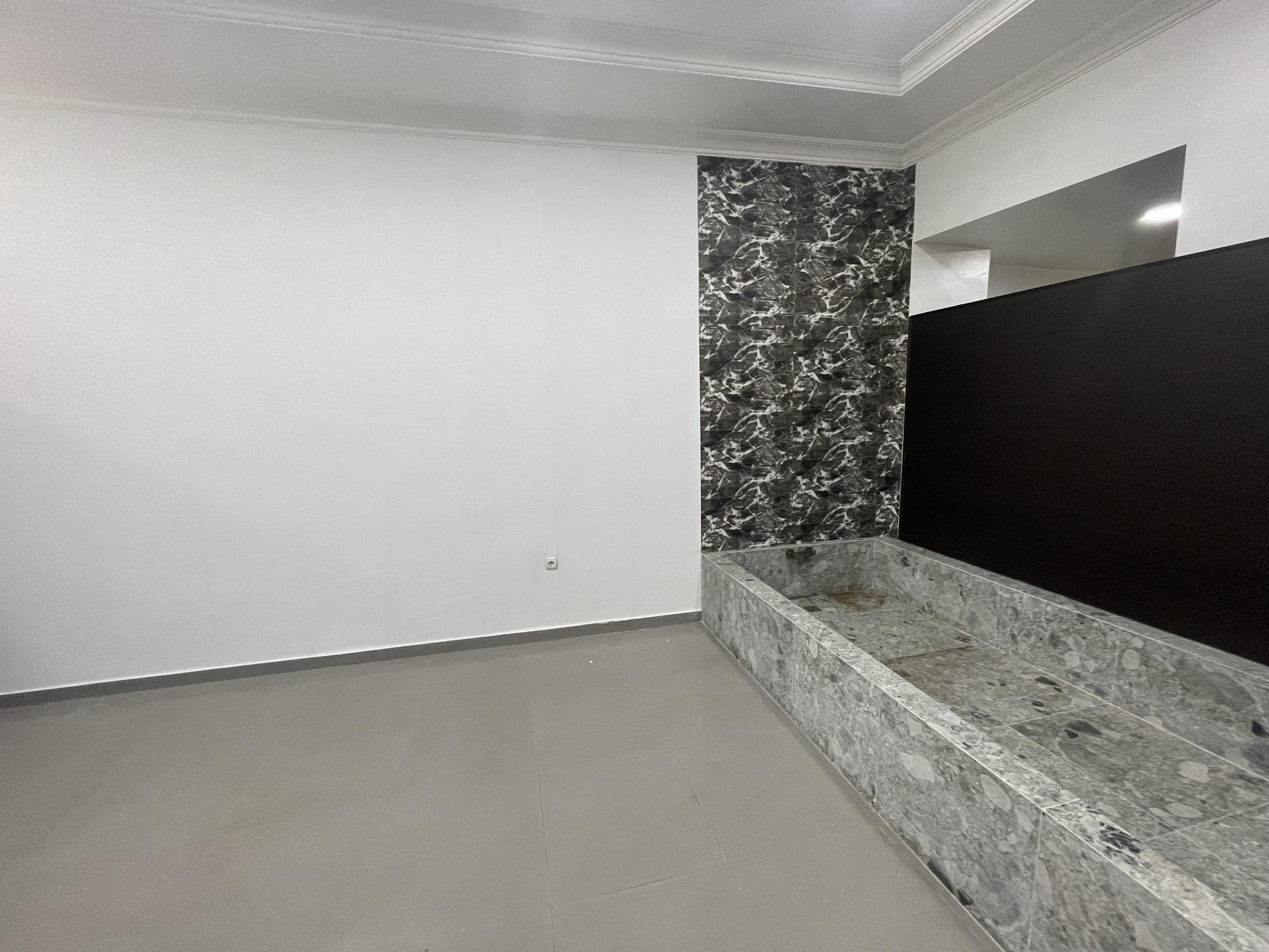 Commercial Property For Rent: 90 M² In Batumi, Vakhtang Gorgasali St, 9 – $2,500 view 2