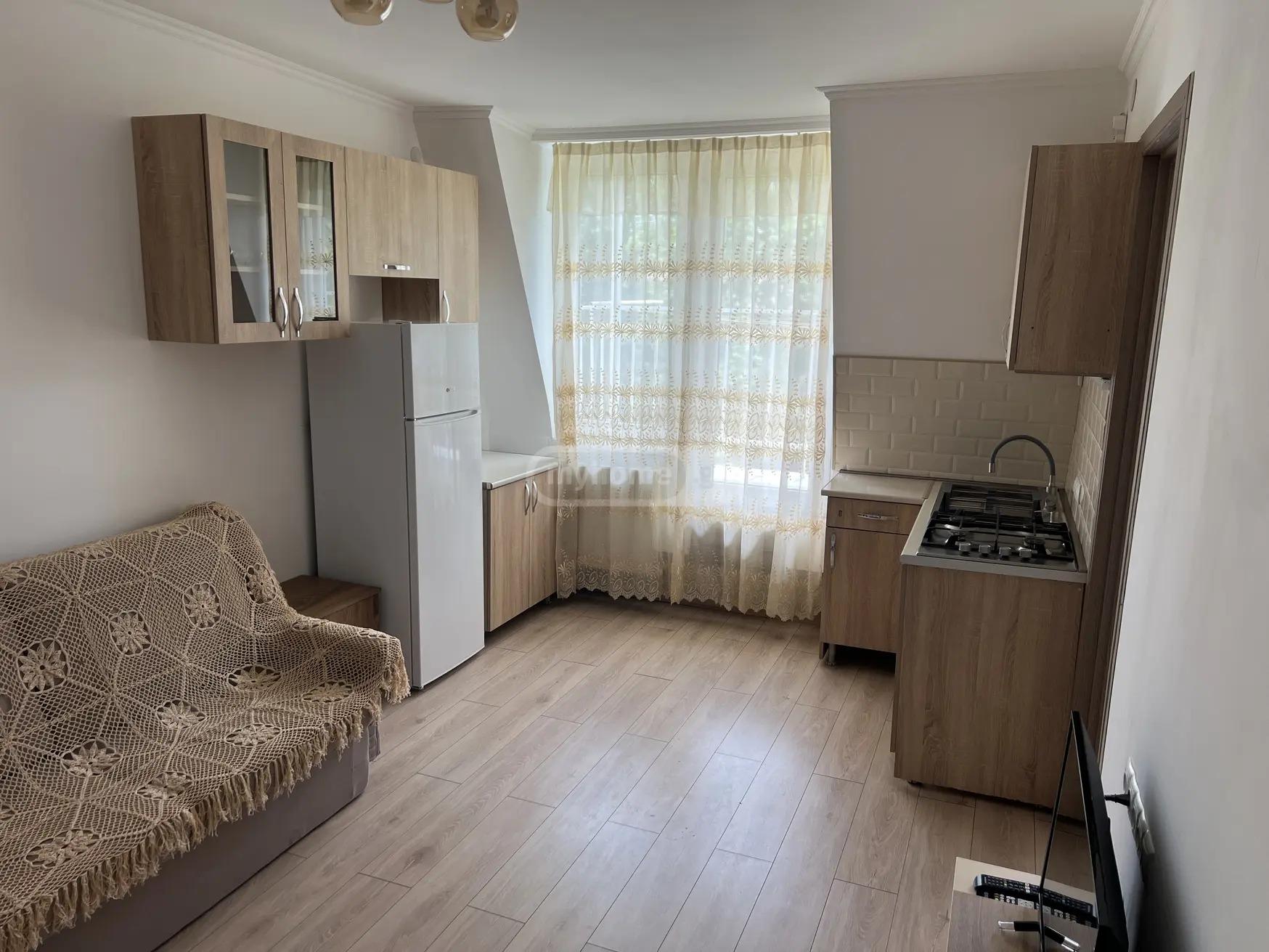 2部屋のマンション、Dighomi Massive 6th Block