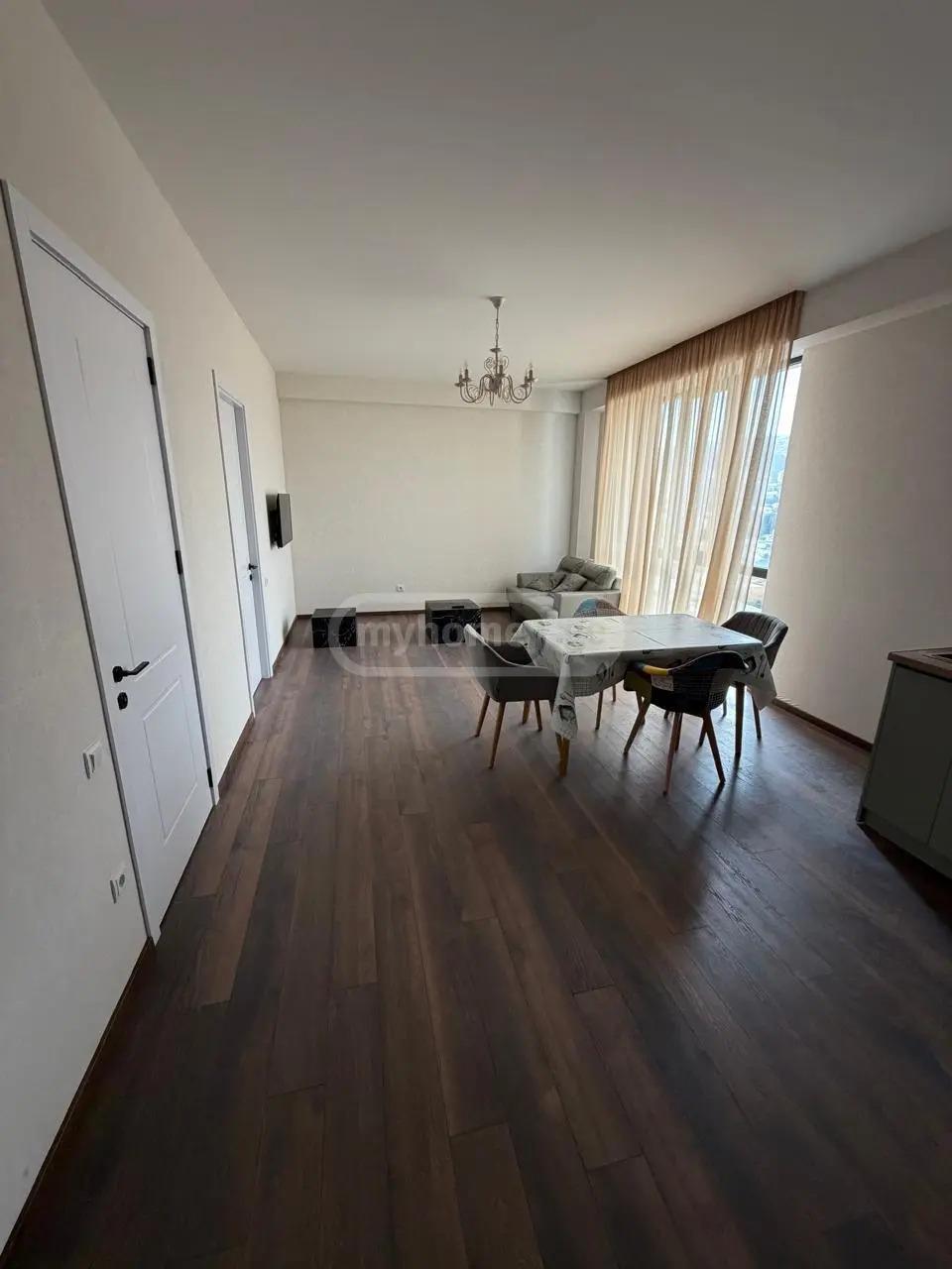 2部屋のマンション、Dighmis Masivi