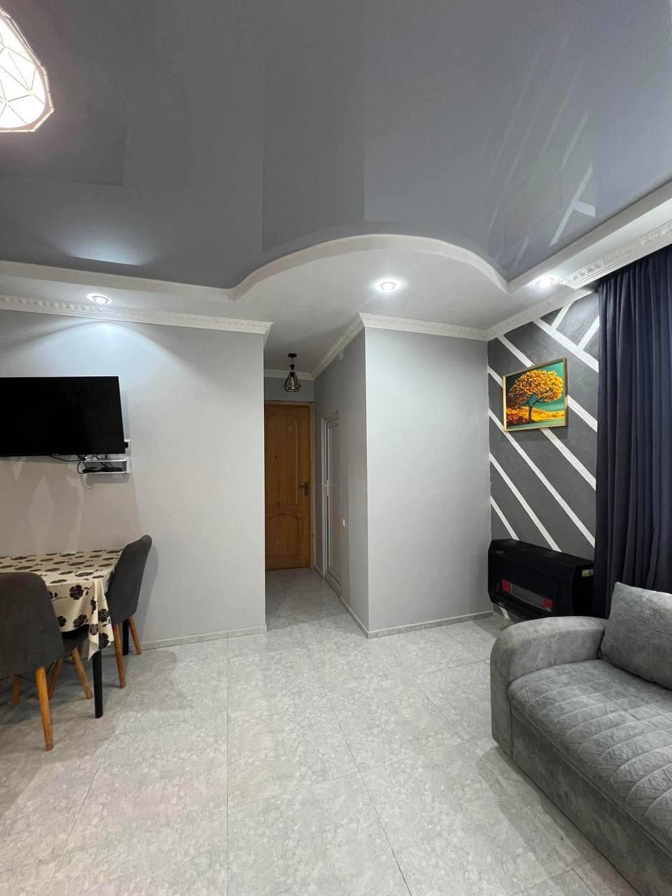 2-Room Apartment For Rent In Batumi, Tamar Mepe Ave, 9a view 3