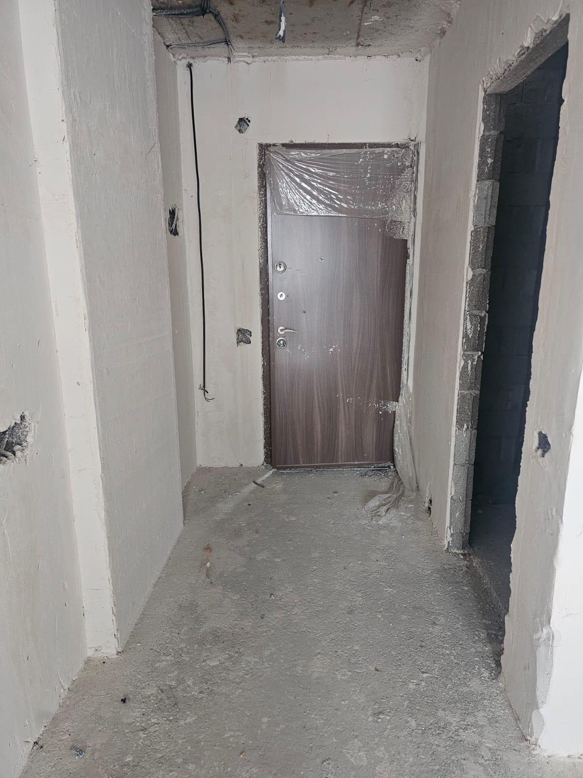 Studio Apartment For Sale view 4