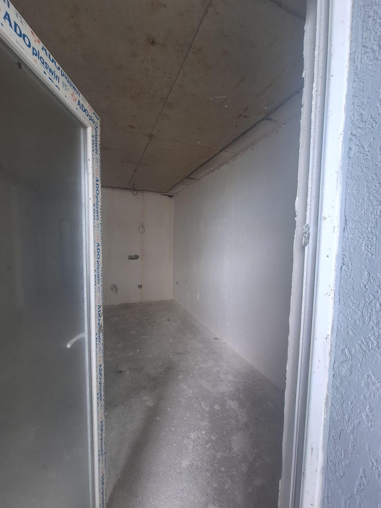 Studio Apartment For Sale view 5
