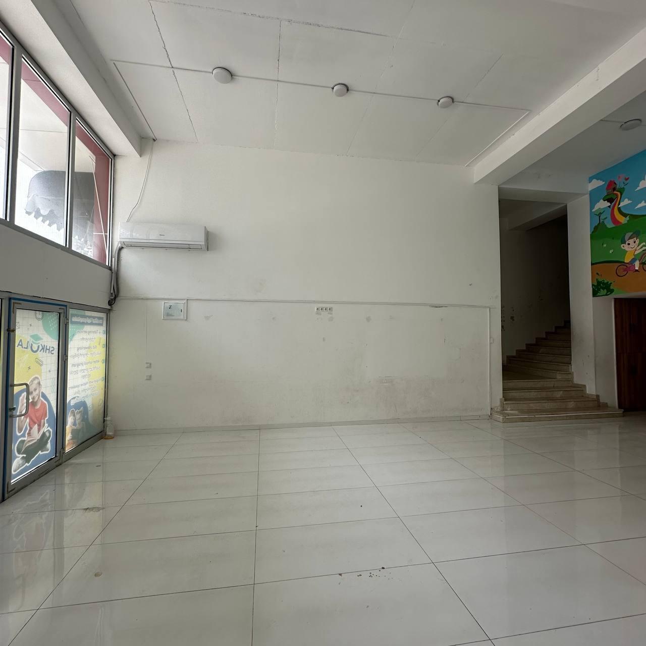 Commercial Property For Rent: 190 M² In Batumi, Ekvtime Taqaishvili St, 5/7/9/11 – $2,000 view 3