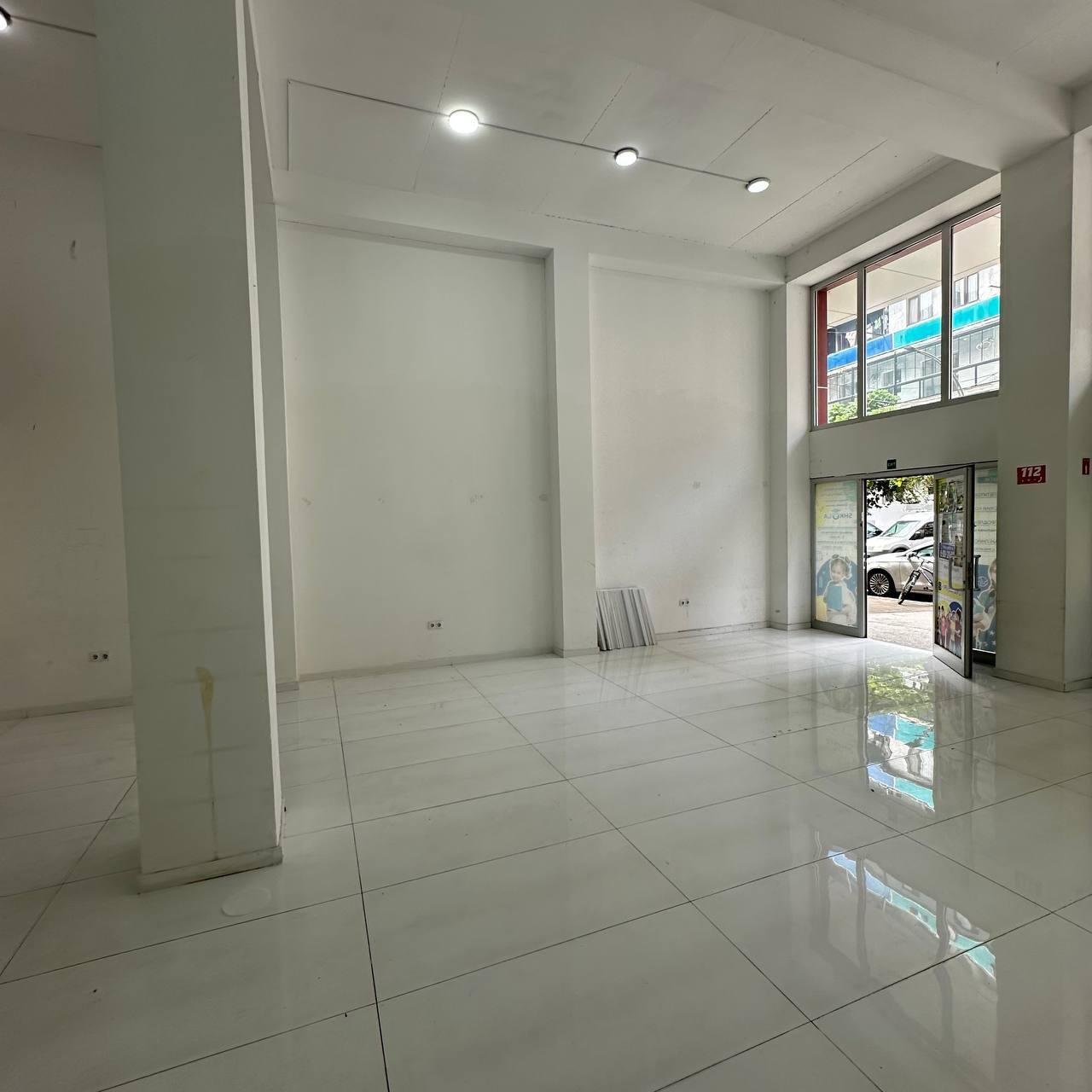 Commercial Property For Rent: 190 M² In Batumi, Ekvtime Taqaishvili St, 5/7/9/11 – $2,000 view 5