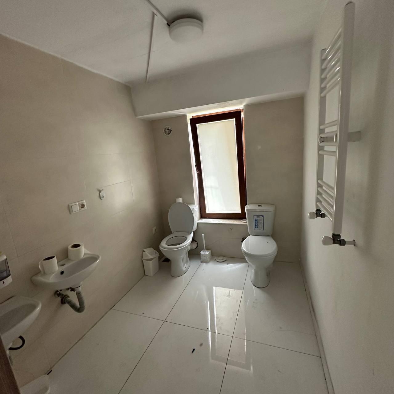 Commercial Property For Rent: 190 M² In Batumi, Ekvtime Taqaishvili St, 5/7/9/11 – $2,000 view 11