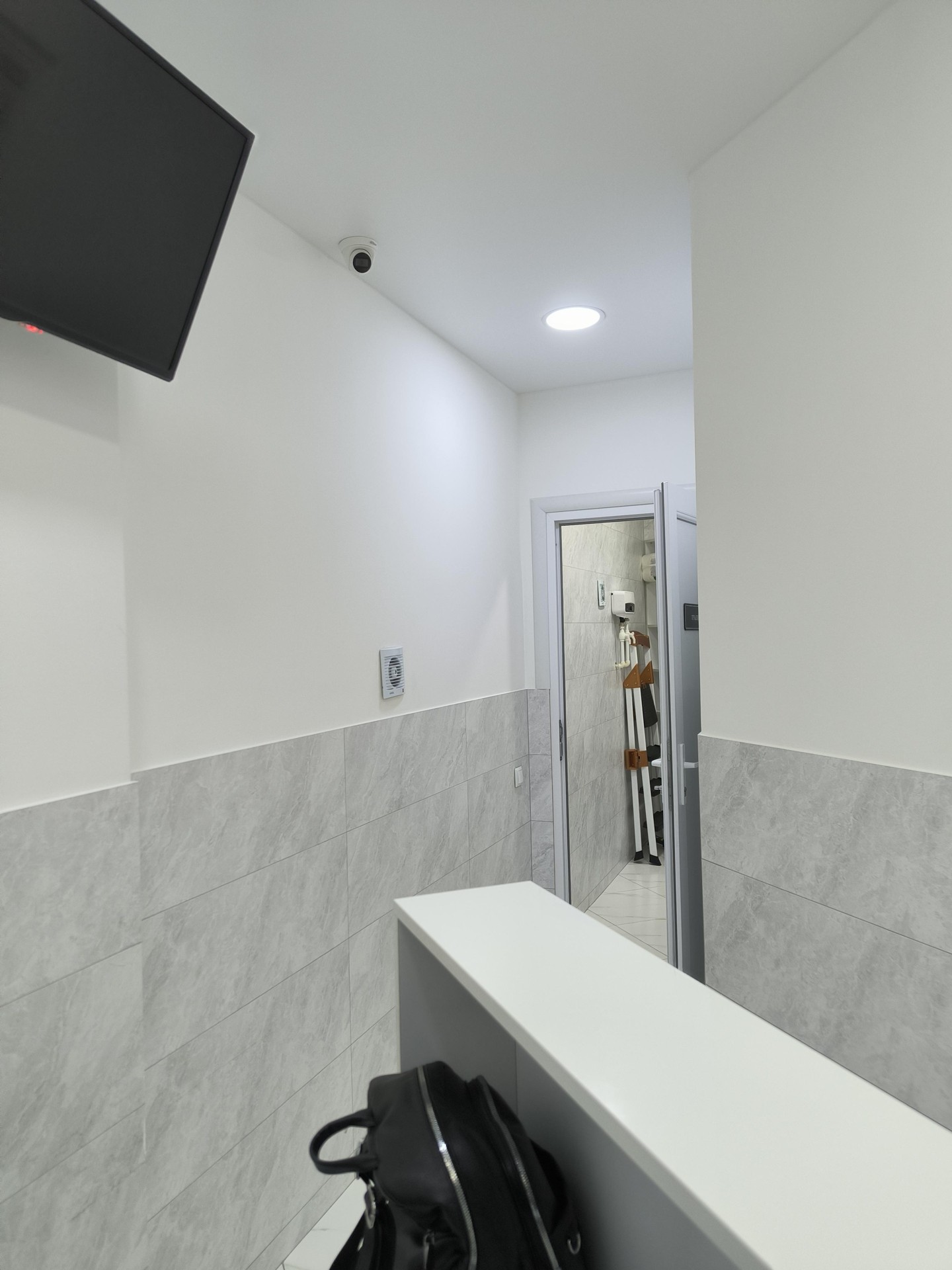Commercial Property For Rent: 10 M² In Batumi, Nova 2012 – $380 view 7