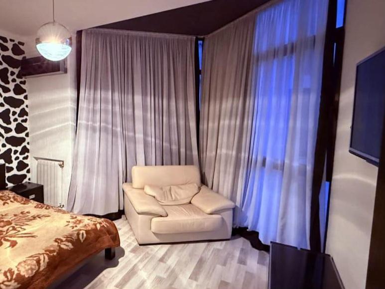 2-Room Apartment For Rent In Batumi, Shota Rustaveli St, 15/7 view 3