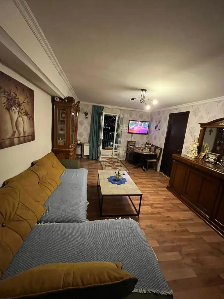 3-Zimmer-Wohnung, Chugureti