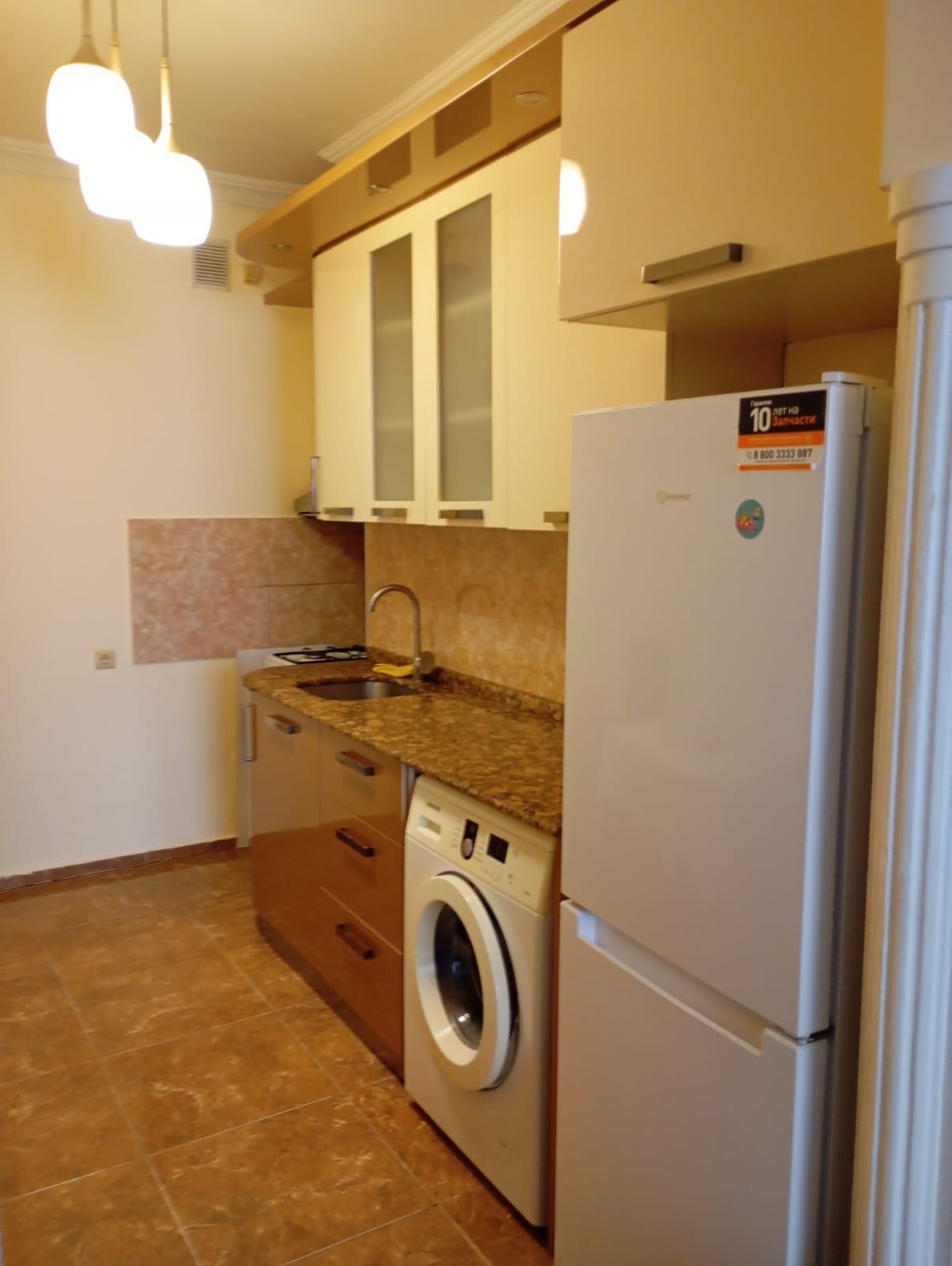 2-Room Apartment For Daily Rent In Batumi, Parnavaz Mepe St, 92/94, 68.5 M² — $43 Per Day view 2