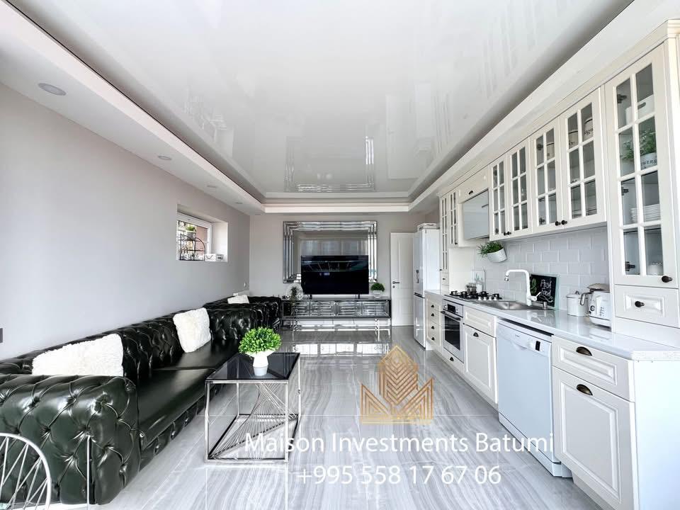 3-Room Apartment For Sale In Batumi, Shota Rustaveli St, 3 view 22