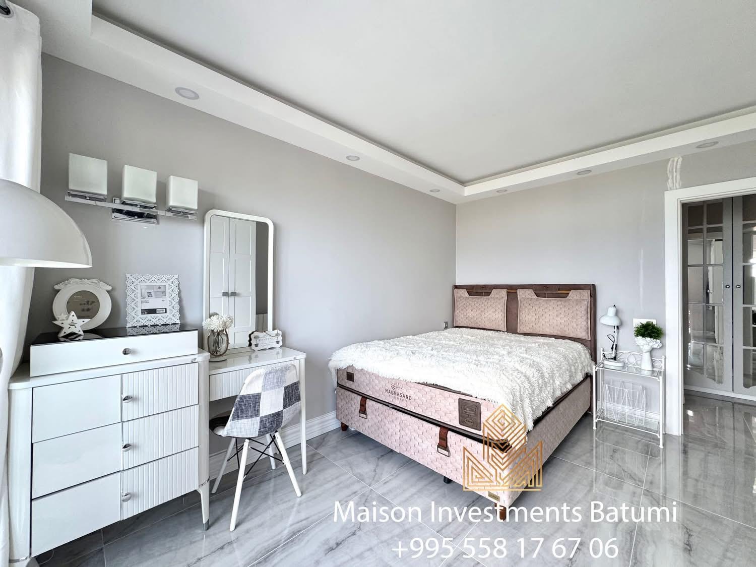 3-Room Apartment For Sale In Batumi, Shota Rustaveli St, 3 view 17