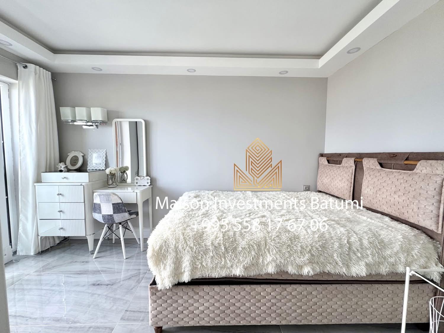 3-Room Apartment For Sale In Batumi, Shota Rustaveli St, 3 view 18