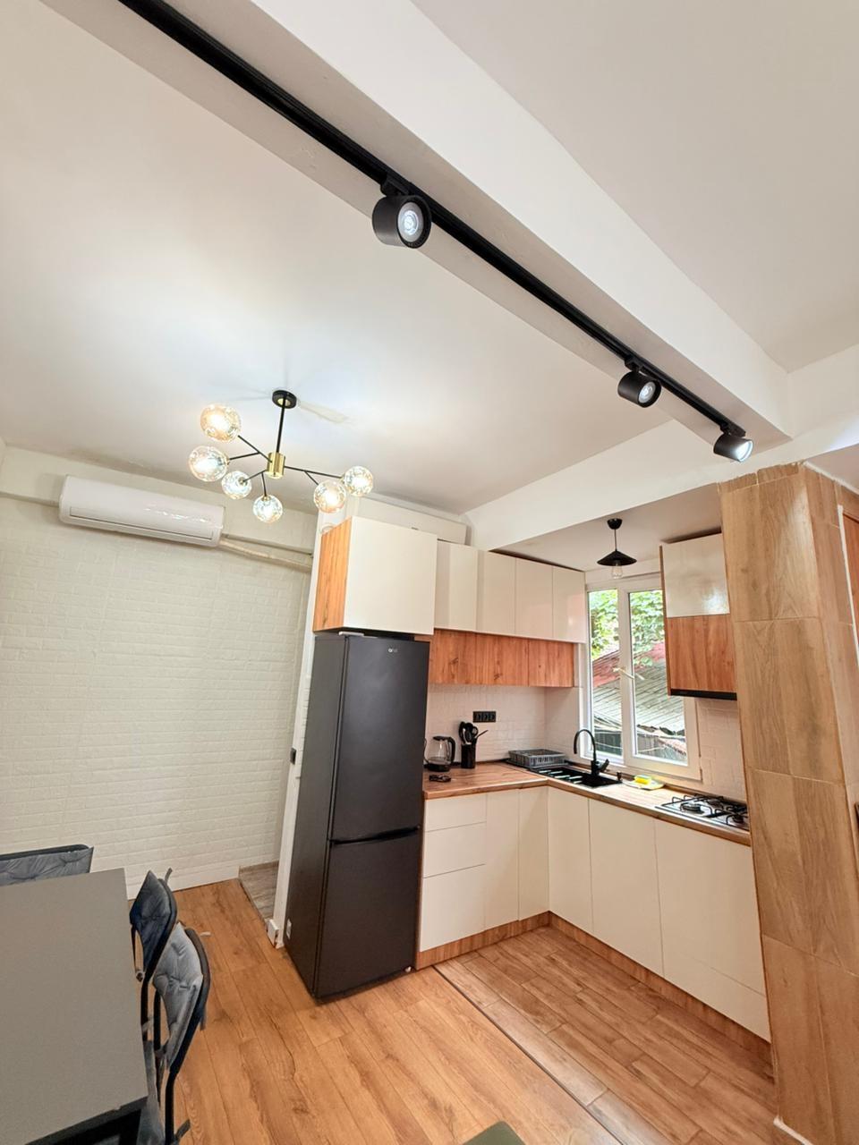 3-Room Apartment For Daily Rent In Batumi, Revaz Komakhidze Lane, 6, 65 M² — 170 ₾ Per Day view 6