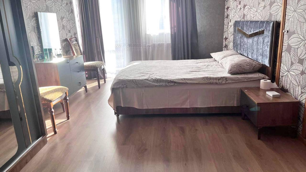 4-Room House For Rent In Batumi, Sulkhan-Saba Orbeliani St, 1 view 9