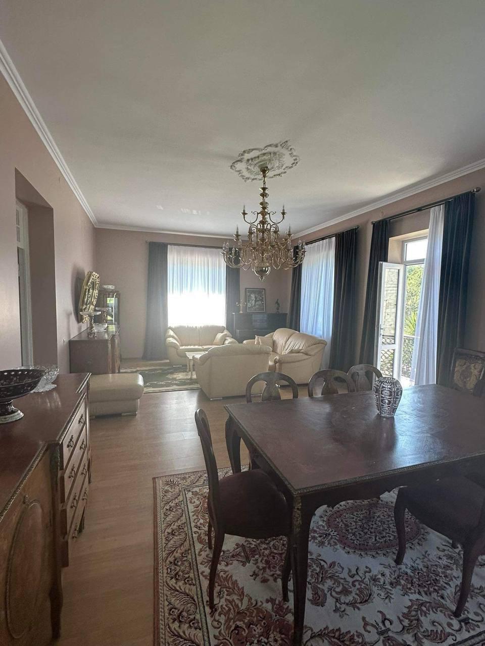 4-Room House For Rent In Batumi, Sulkhan-Saba Orbeliani St, 1 view 3