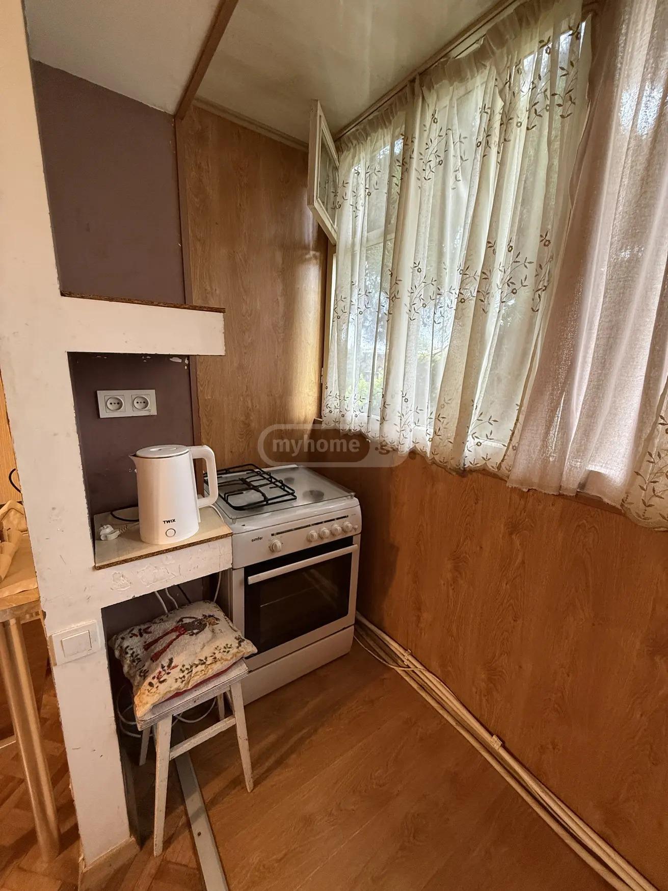 2部屋のマンション、Vazha-Pshavela Avenue 7th Quarter (4/9)