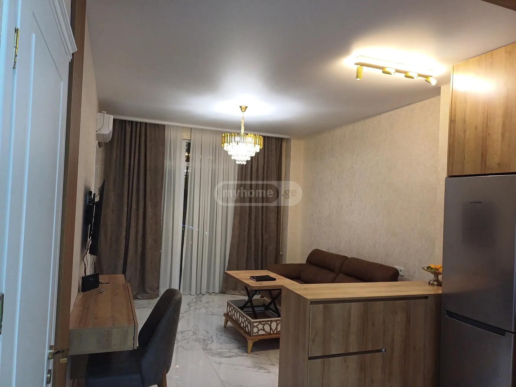 3-Room Apartment For Rent In Batumi, Giorgi Leonidze St, 5a view 3