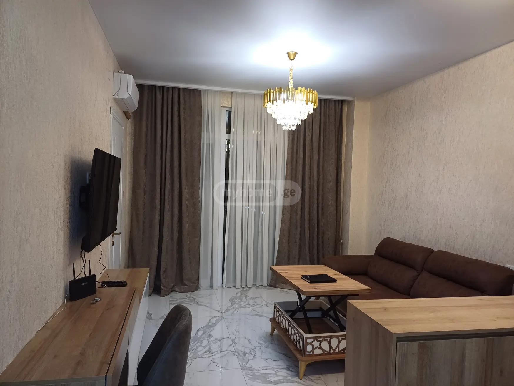 3-Room Apartment For Rent In Batumi, Giorgi Leonidze St, 5a view 1