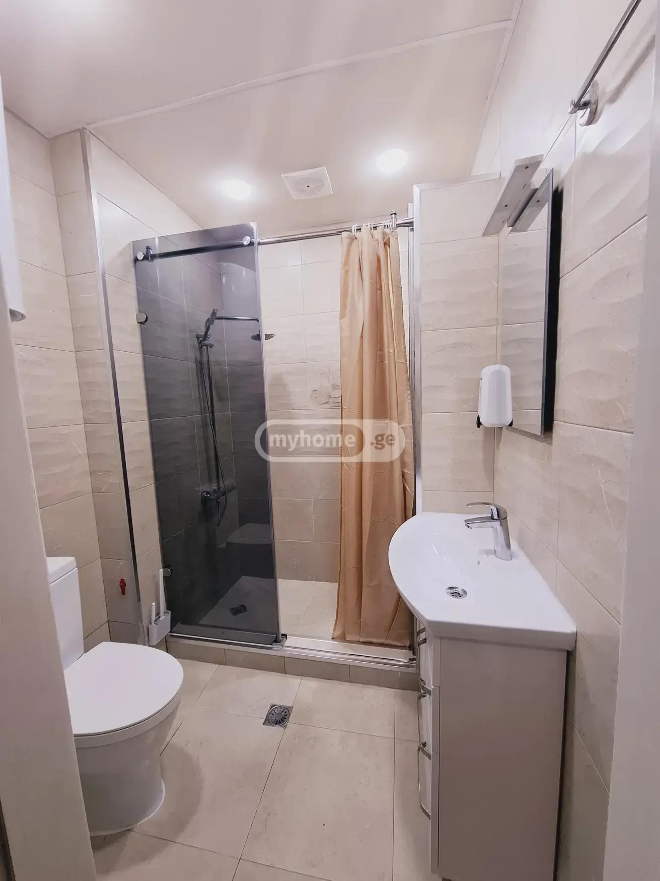 2-Room Apartment For Daily Rent In Batumi, Orbi Sea Towers, 44 M² — 200 ₾ Per Day view 6