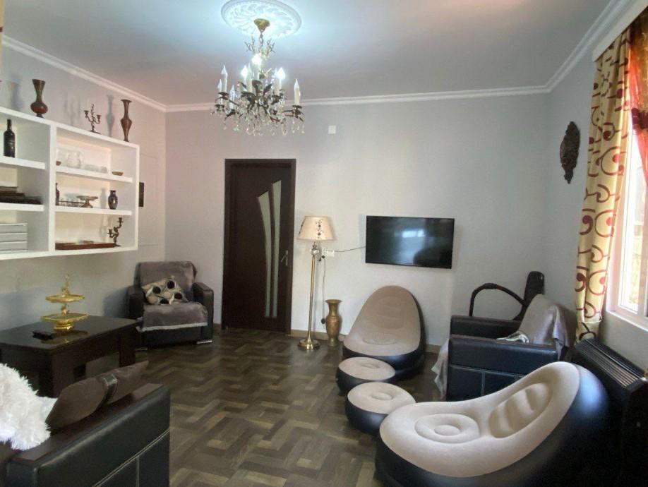 3-Room House For Sale In Batumi, Parnavaz Mepe St, 82 view 3