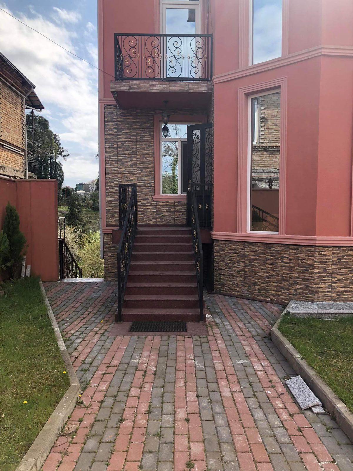 8-Room House For Rent In Batumi, Iberia St, 30 view 5