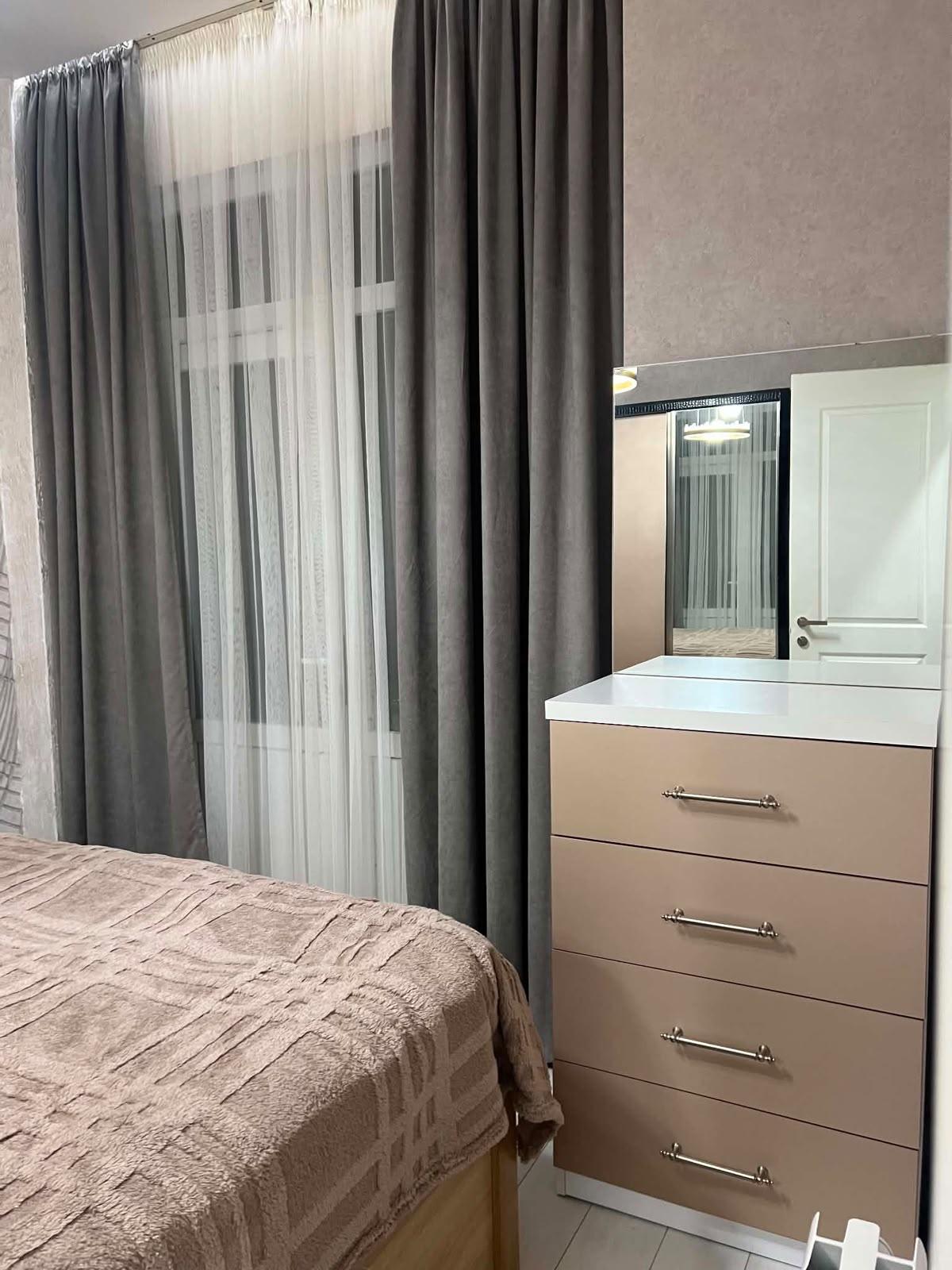 3-Room Apartment For Rent In Batumi, Fridon Khalvashi Ave, 71 view 2