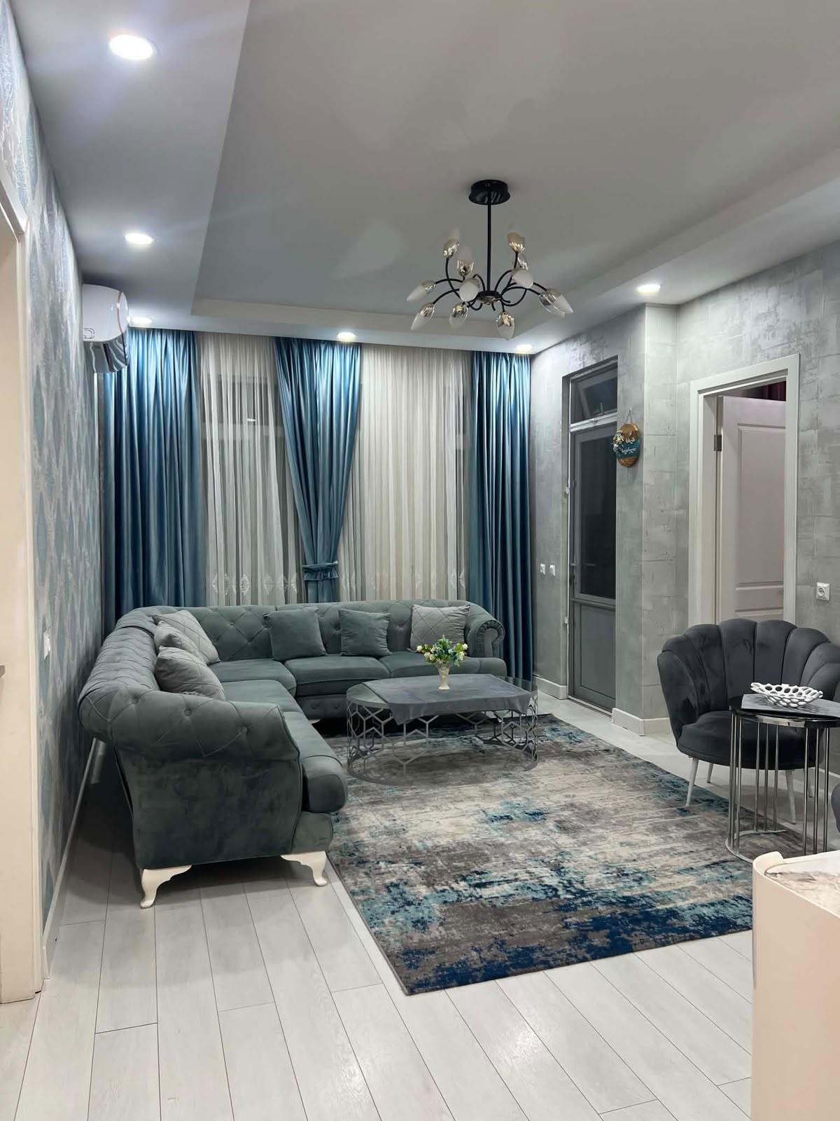 3-Room Apartment For Rent In Batumi, Fridon Khalvashi Ave, 71 view 1