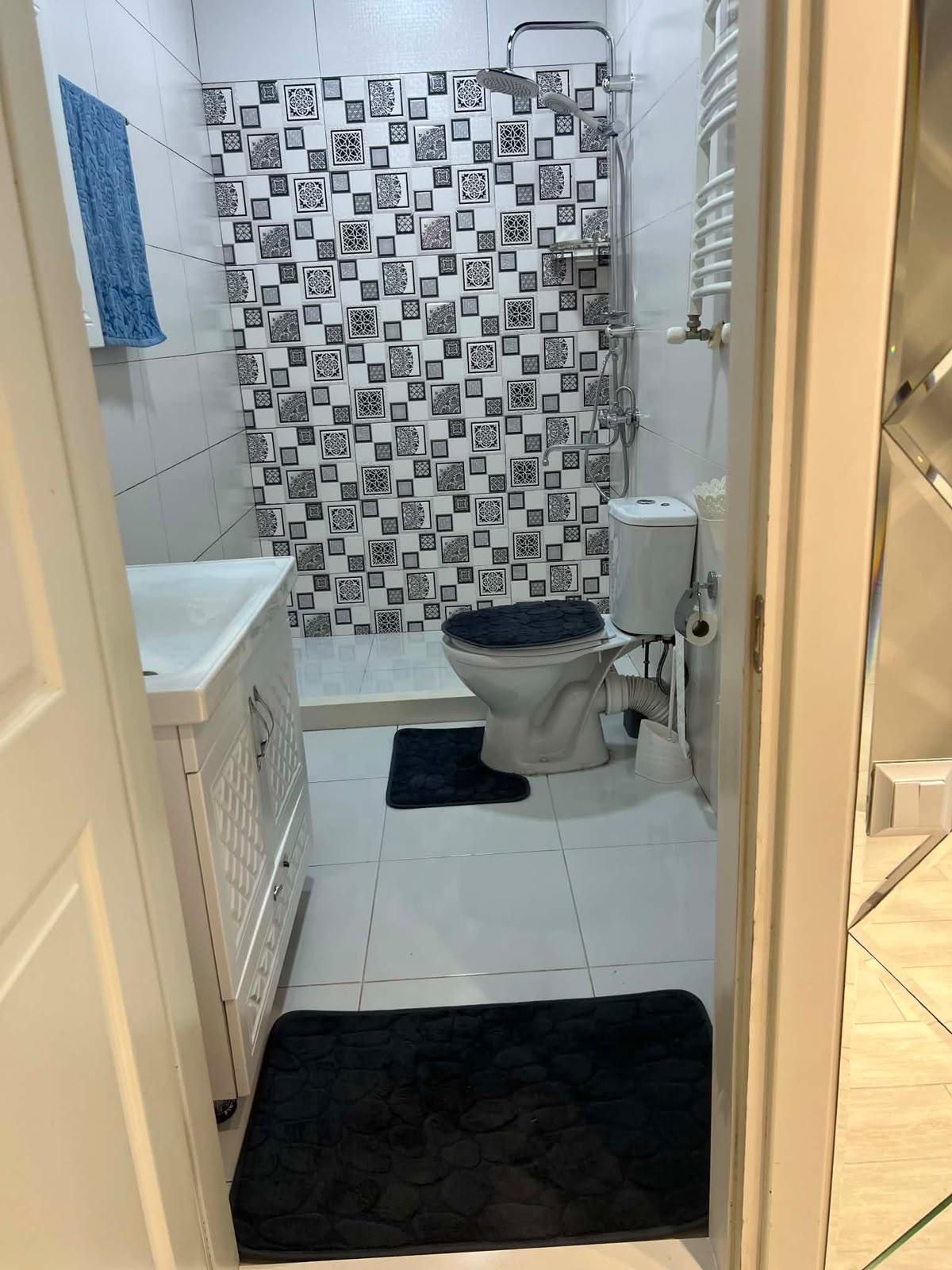 3-Room Apartment For Rent In Batumi, Fridon Khalvashi Ave, 71 view 5