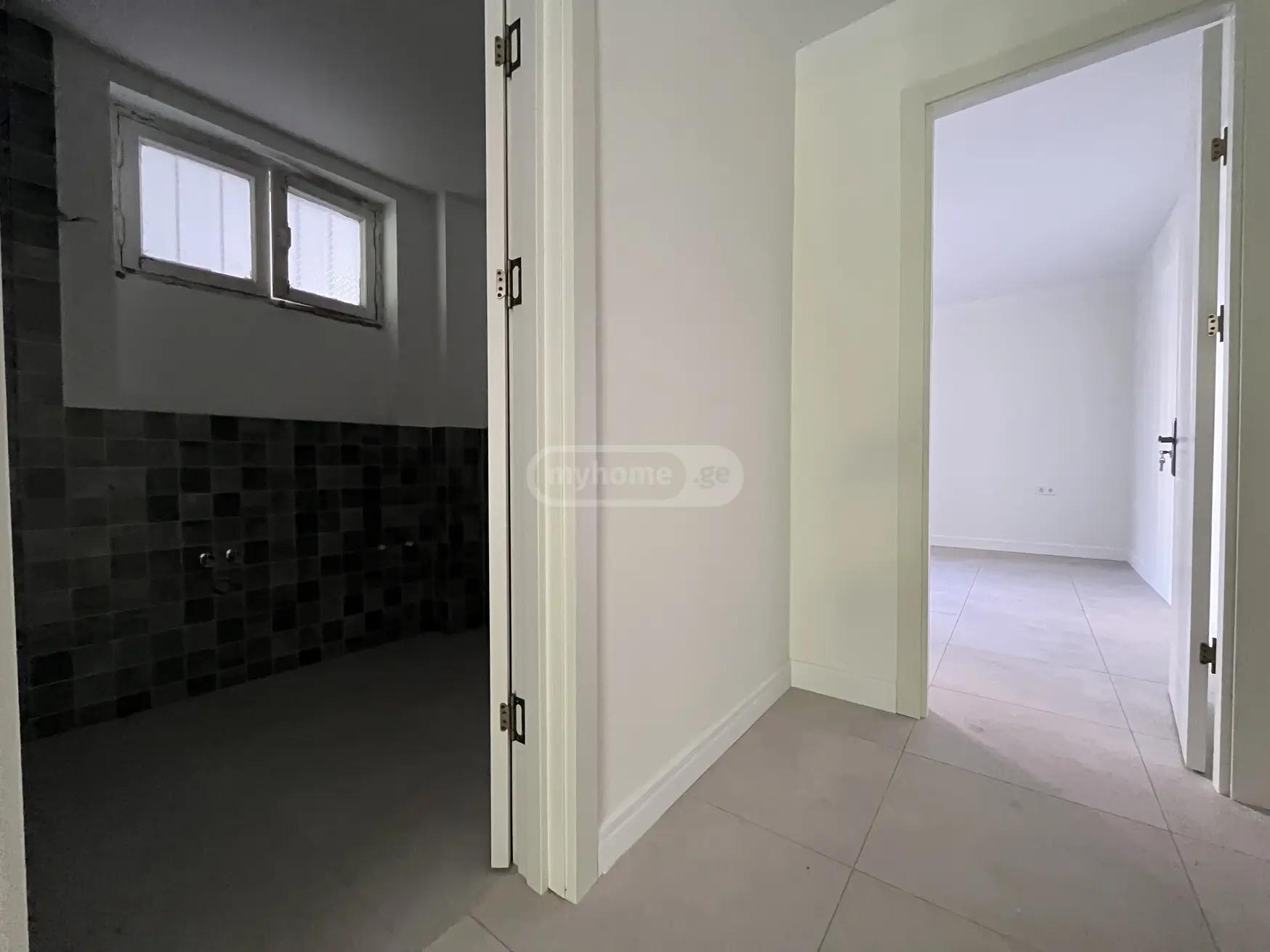 Commercial Property For Rent: 110 M² In Batumi, Ekvtime Taqaishvili St – $2,500 view 8