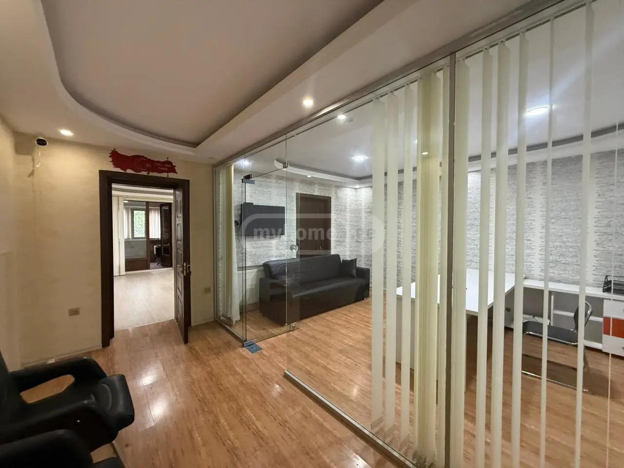 Commercial Property For Rent: 80 M² In Batumi, Konstantine Gamsakhurdia St – $1,500 view 3