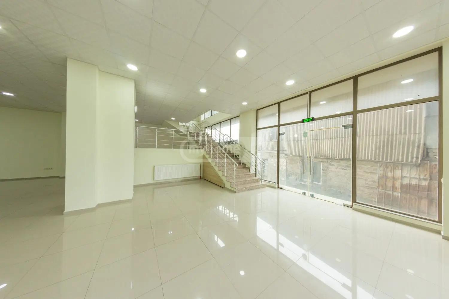 Commercial Property For Rent: 588 M² In Batumi, Petre Bagrationi St – $4,000 view 3