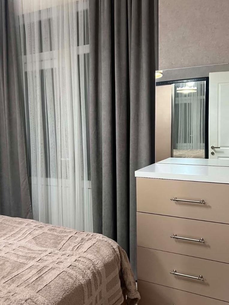 3-Room Apartment For Rent In Batumi, Fridon Khalvashi Ave, 71 view 6