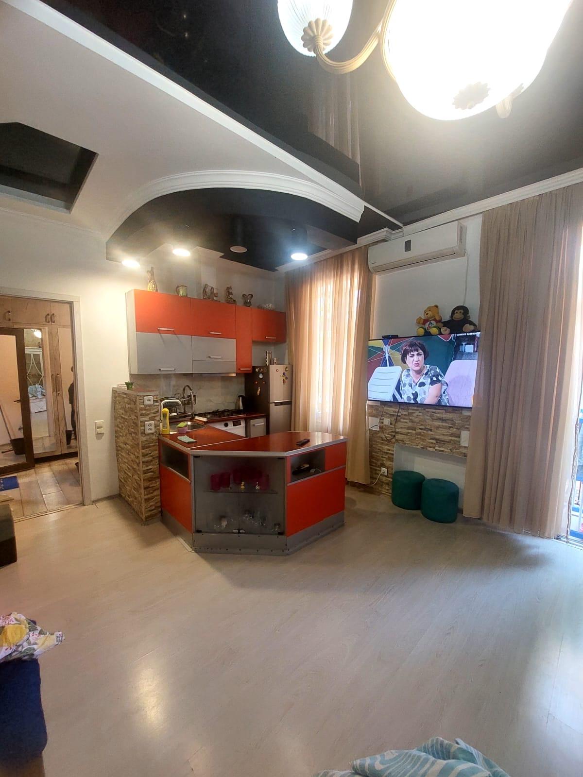 2-Room Apartment For Daily Rent In Batumi, Shota Rustaveli St, 11, 50 M² — 200 ₾ Per Day view 2