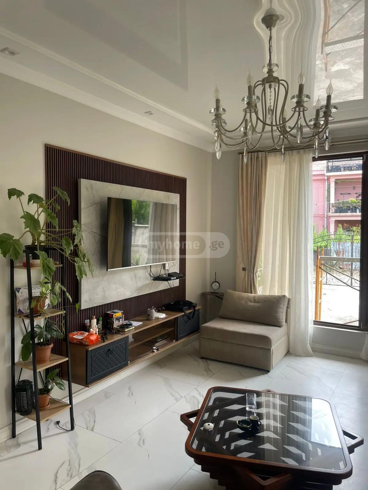 6-Room House For Rent In Batumi, Adlia St, 40 view 1