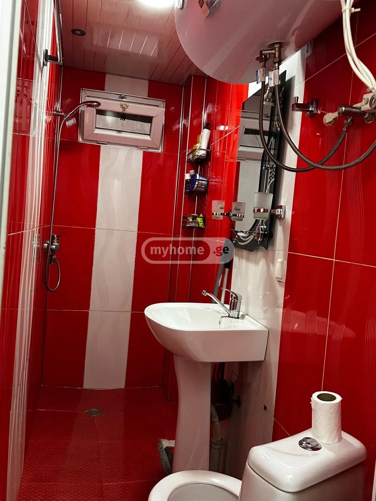 2-Room House In Batumi, Arsena Odzelashvili St, 7, 50 M², Is Available For Daily Rent For 140 ₾ view 8