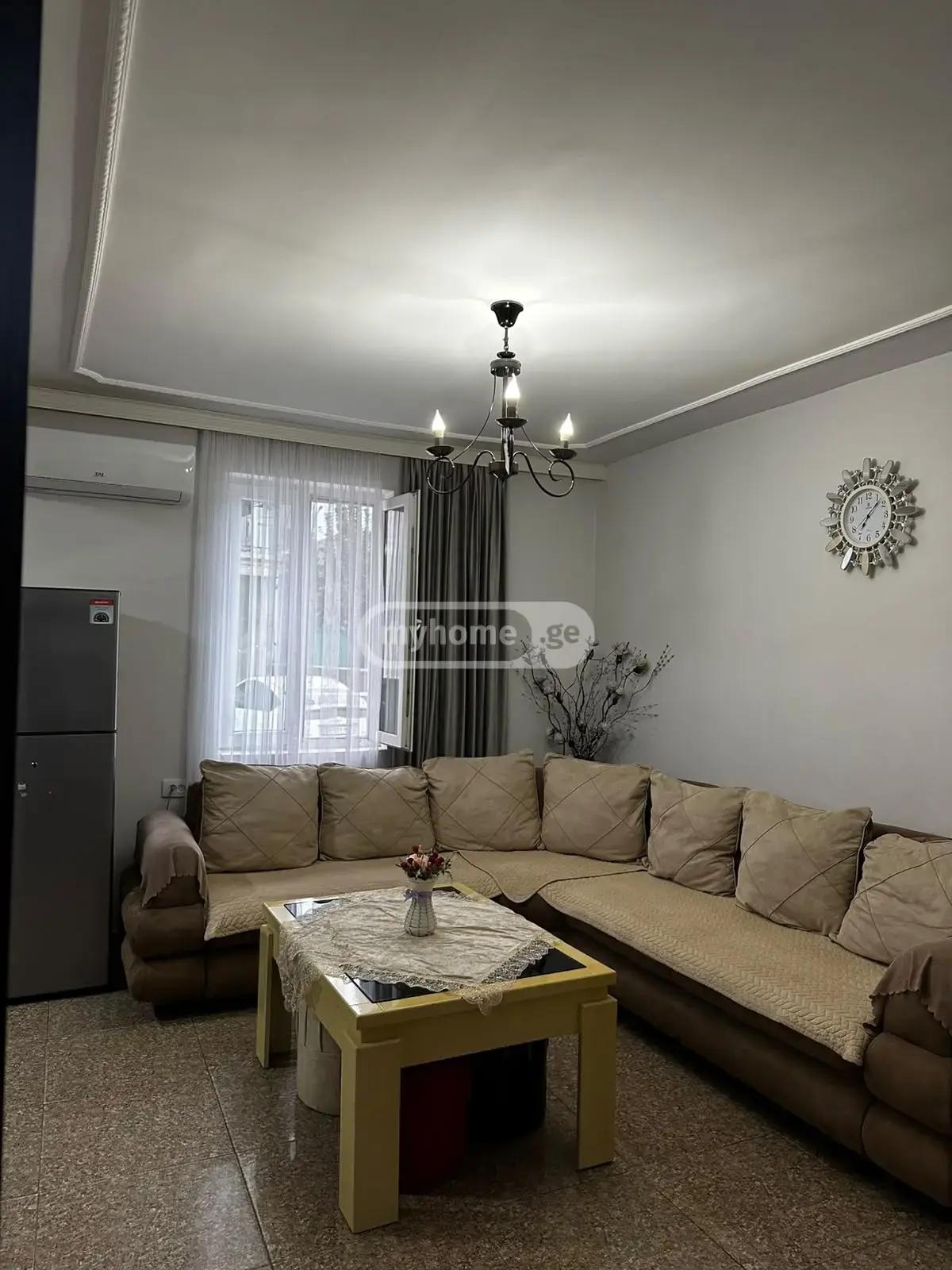 2-Room House In Batumi, Arsena Odzelashvili St, 7, 50 M², Is Available For Daily Rent For 140 ₾ view 2